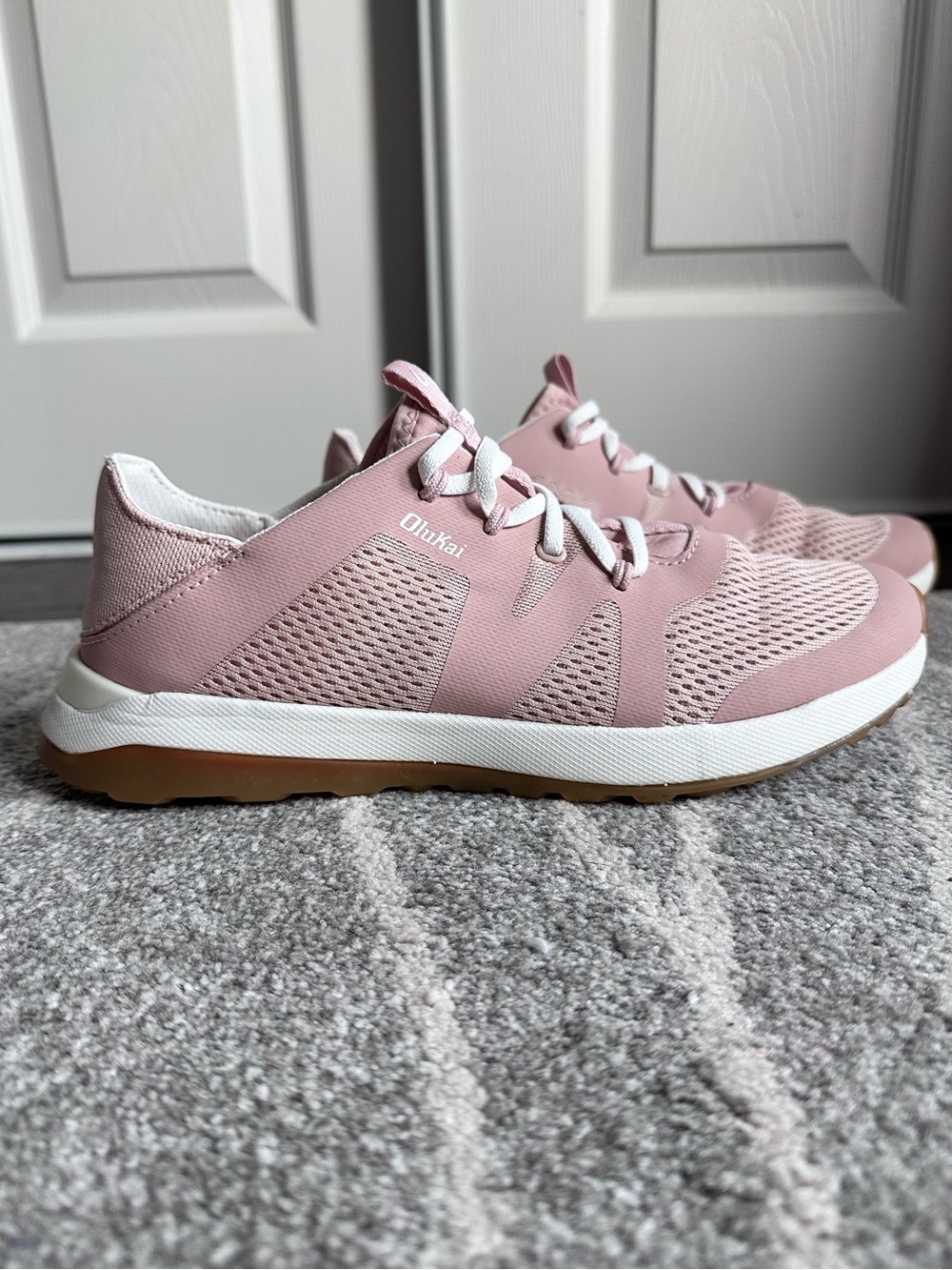 OluKai Huai Blush Pink Sneakers Size 8.5